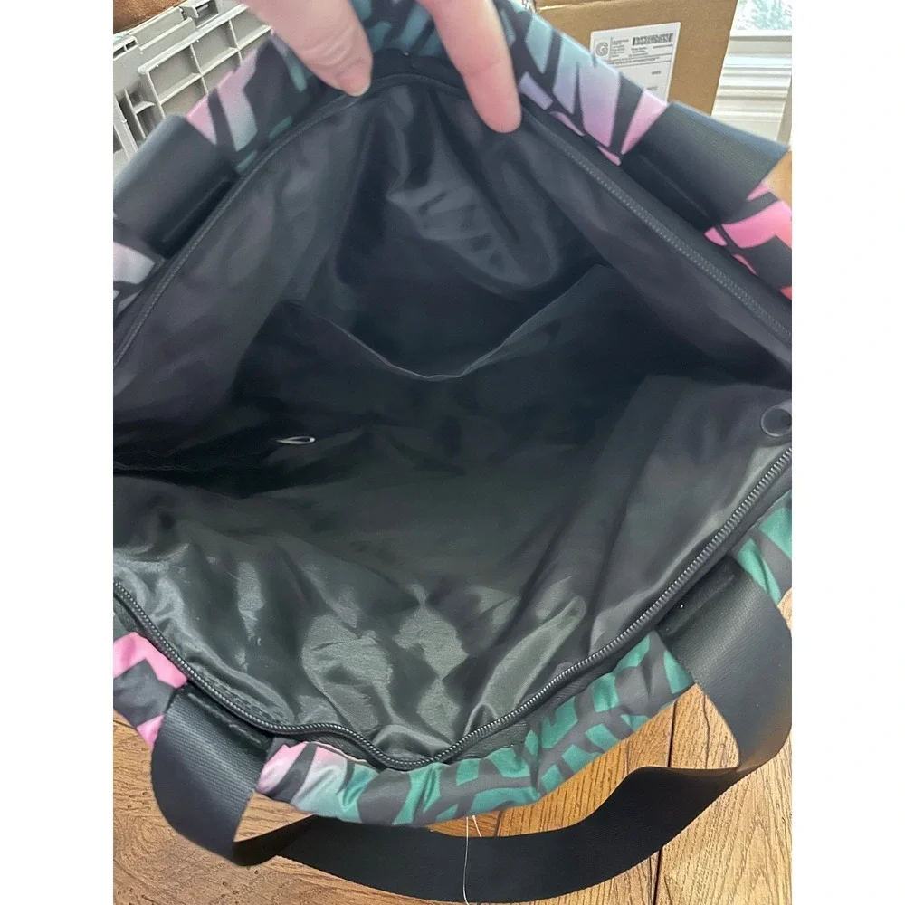 victoria secret quilted multicolored tote‎ bag NWT